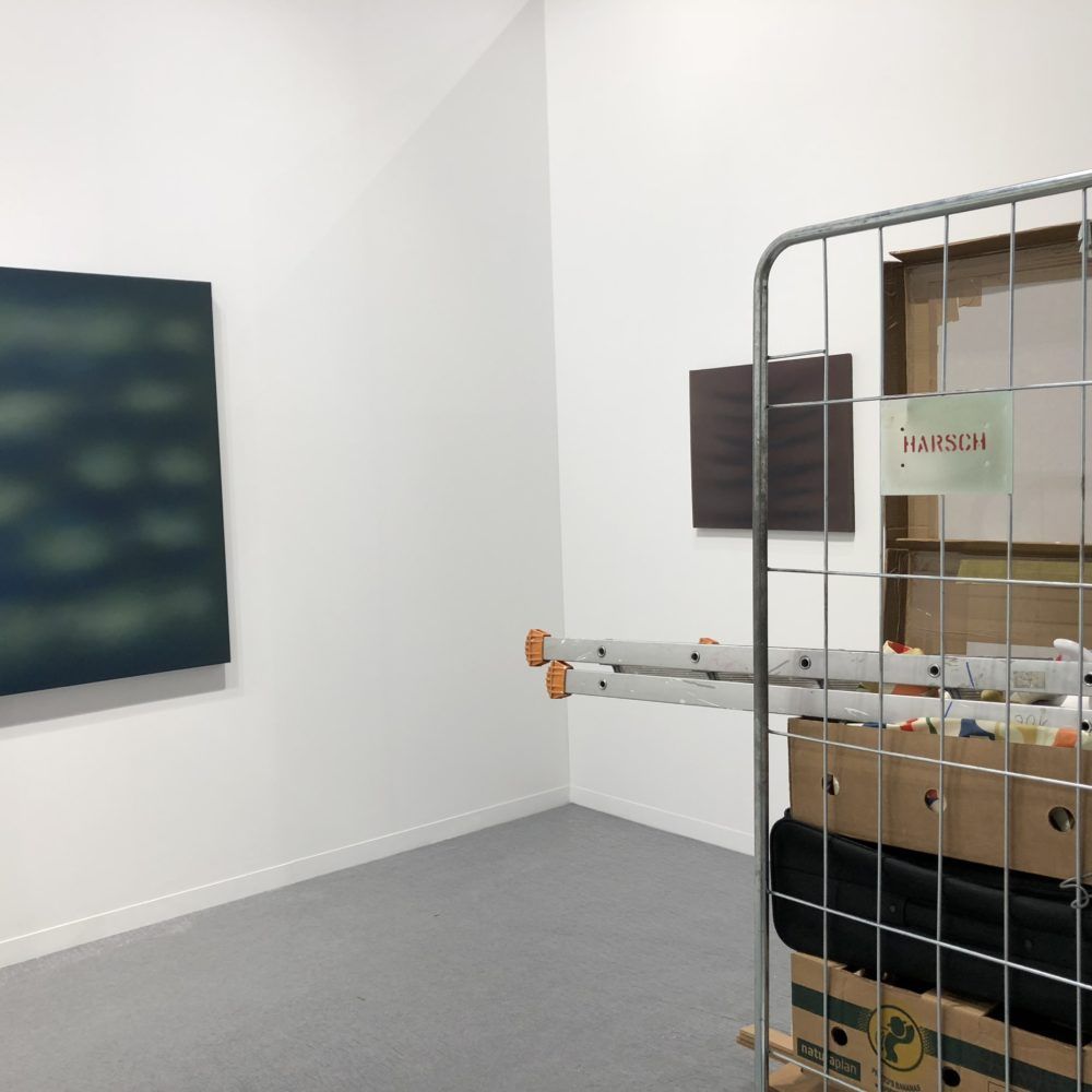 Harsch spécialiste transport d'œuvres d'art à artgenève. les outils côtoient les tableaux.